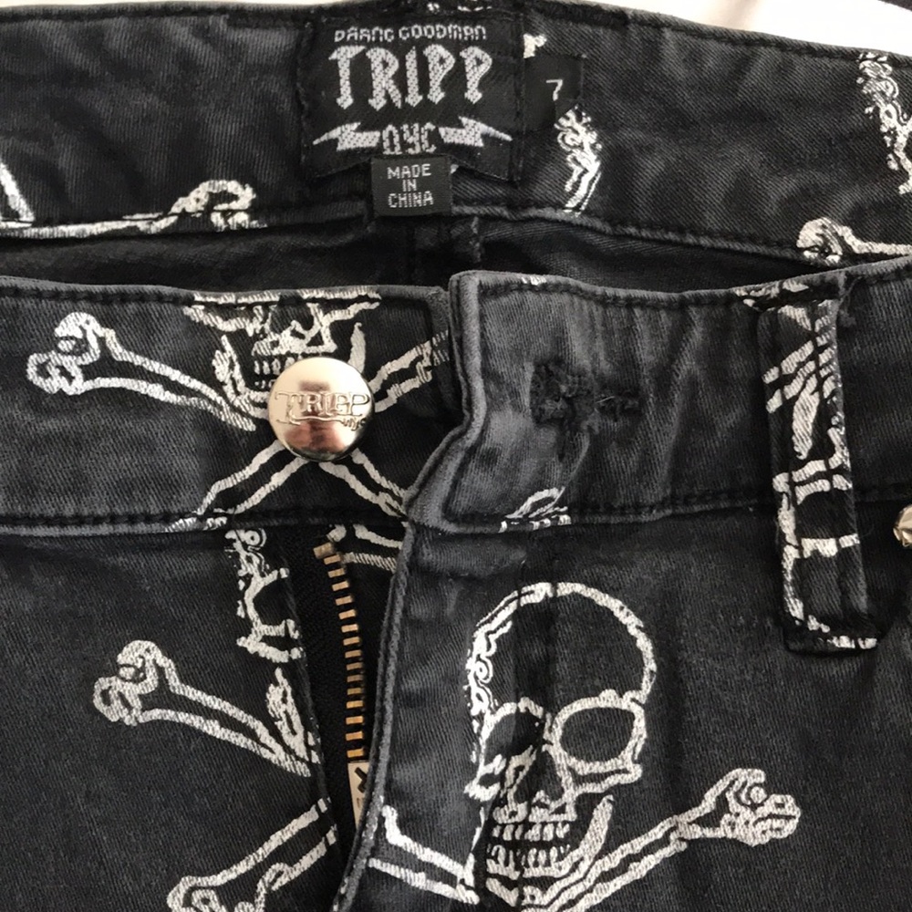 Tripp NYC jeans skull cross bones